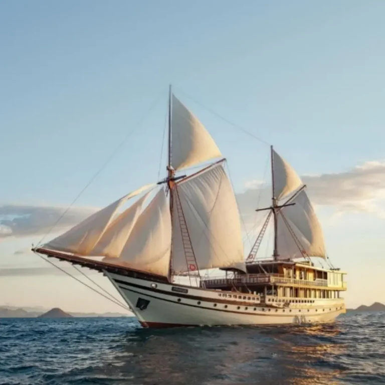 phinisi prana,luxury yacht labuan bajo,phinisi labuan bajo
