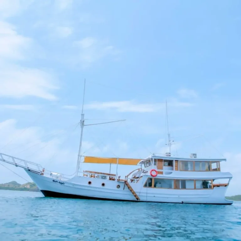 gajah putih,phinisi gajah putih,phinisi labuan bajo