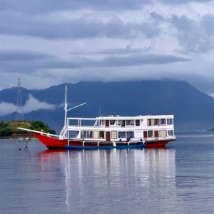 king cirox boat,komodo boat tour,open trip komodo 3d2n