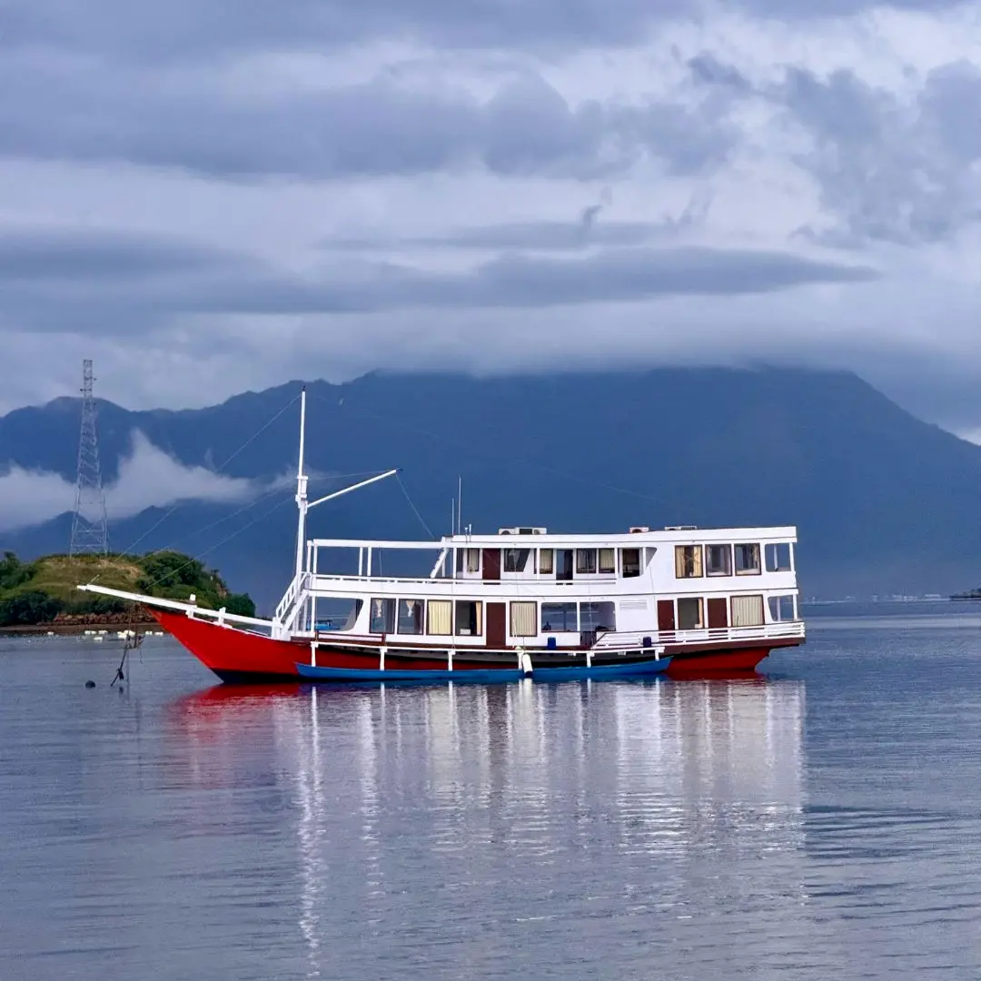 king cirox boat,komodo boat tour,open trip komodo 3d2n