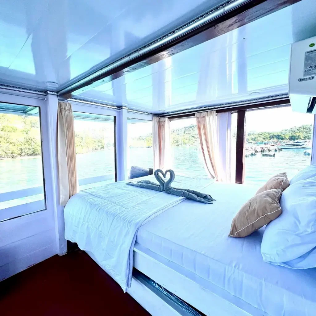 king cirox boat,komodo boat tour,open trip komodo 3d2n