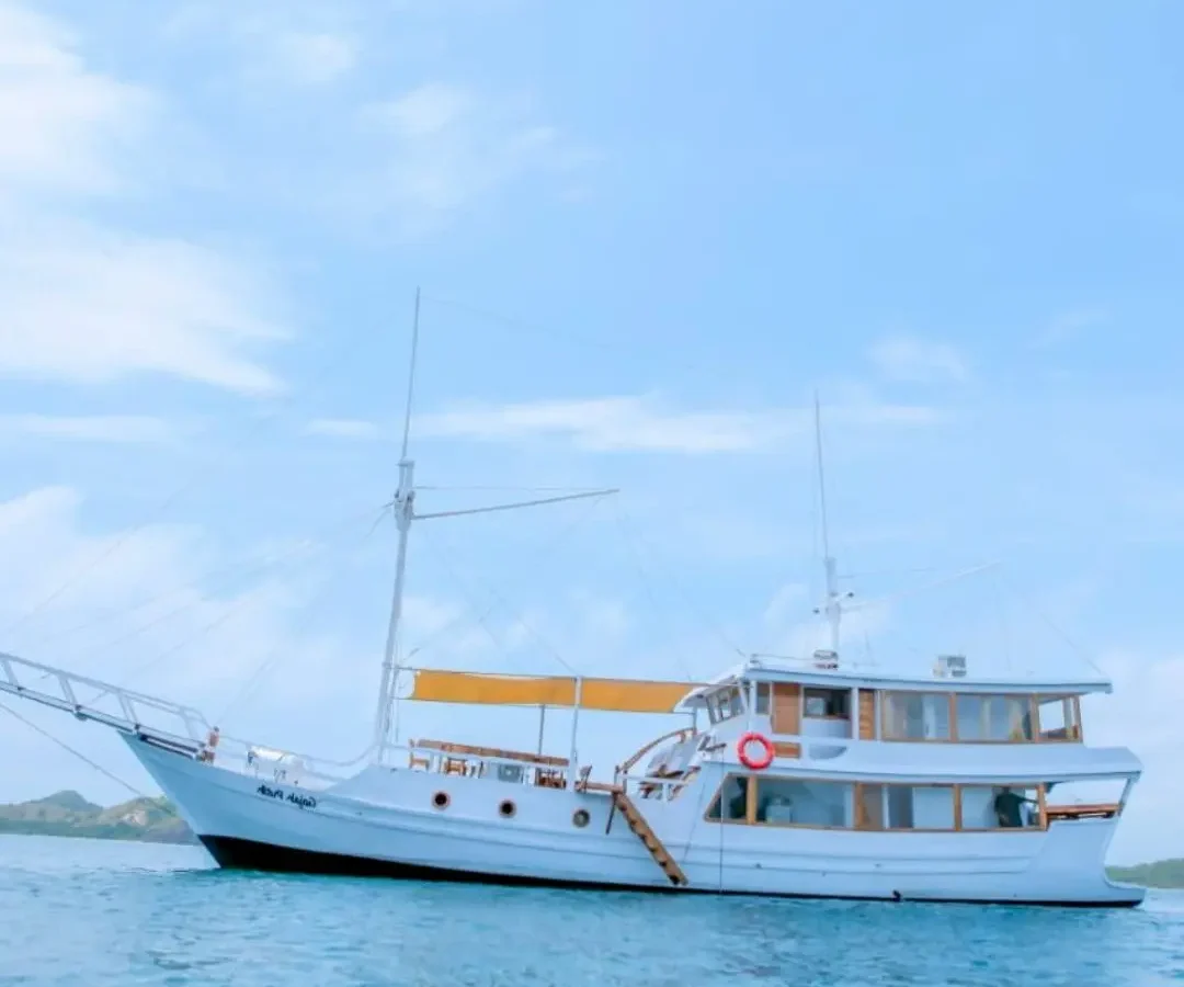Phinisi Gajah putih gajah putih,phinisi gajah putih,phinisi labuan bajo